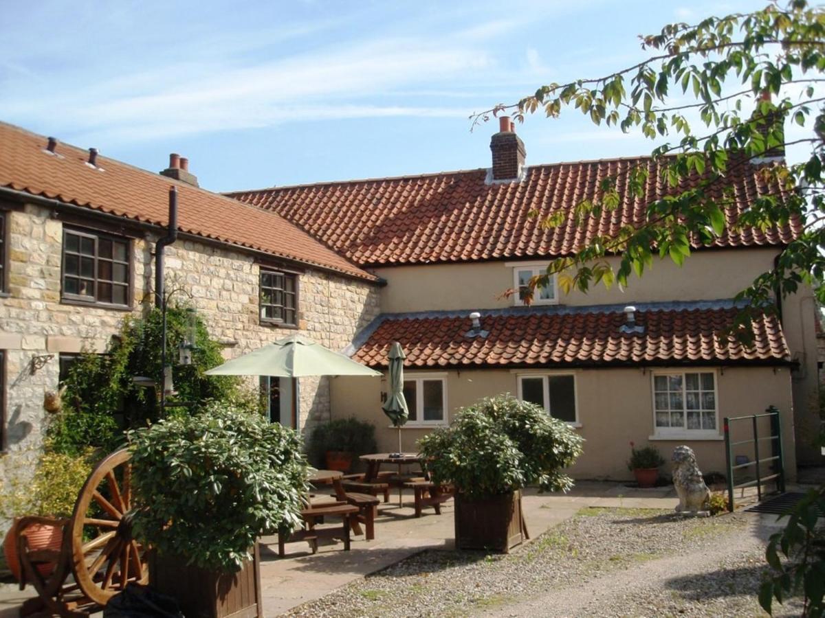 Moors Inn Appleton le Moors Eksteriør bilde